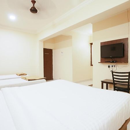 Hotel Della Comfort Near Ambreshwar Shiv Mandir, Ambernath Amarnath Bagian luar foto