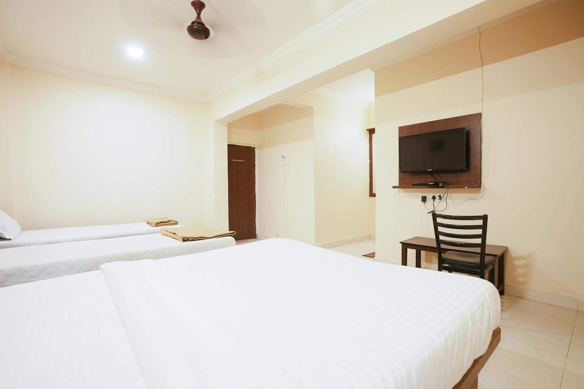 Hotel Della Comfort Near Ambreshwar Shiv Mandir, Ambernath Amarnath Bagian luar foto