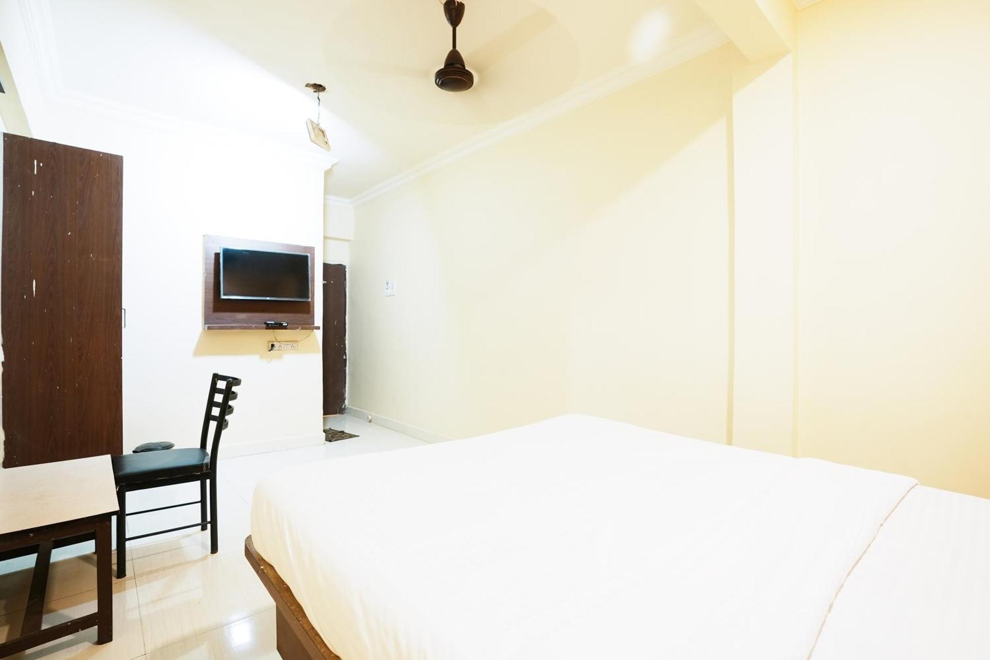 Hotel Della Comfort Near Ambreshwar Shiv Mandir, Ambernath Amarnath Bagian luar foto