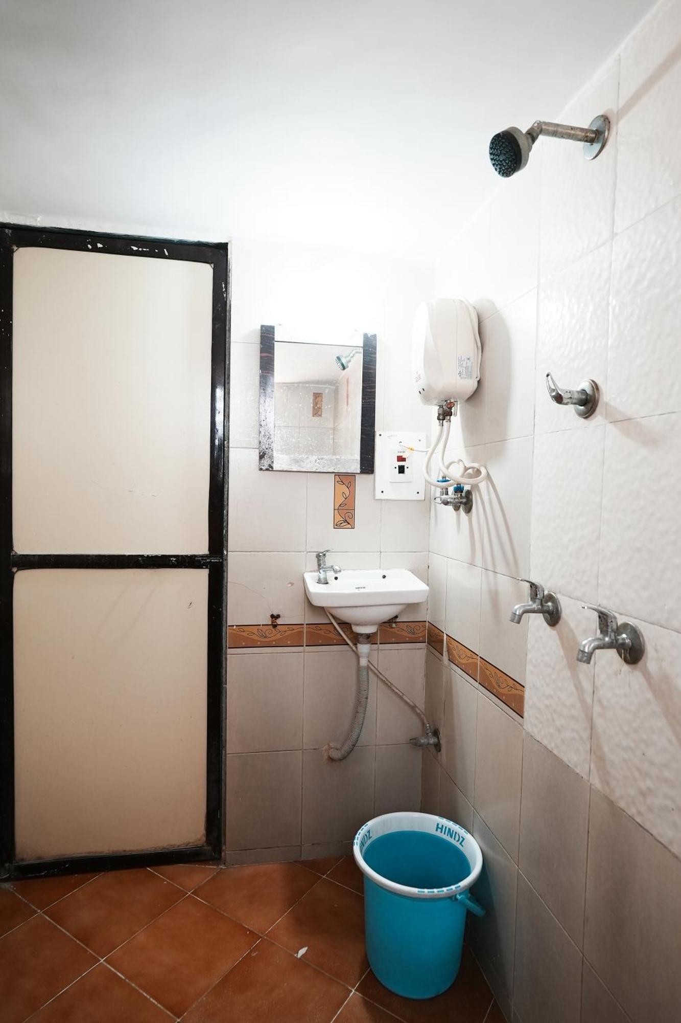 Hotel Della Comfort Near Ambreshwar Shiv Mandir, Ambernath Amarnath Bagian luar foto