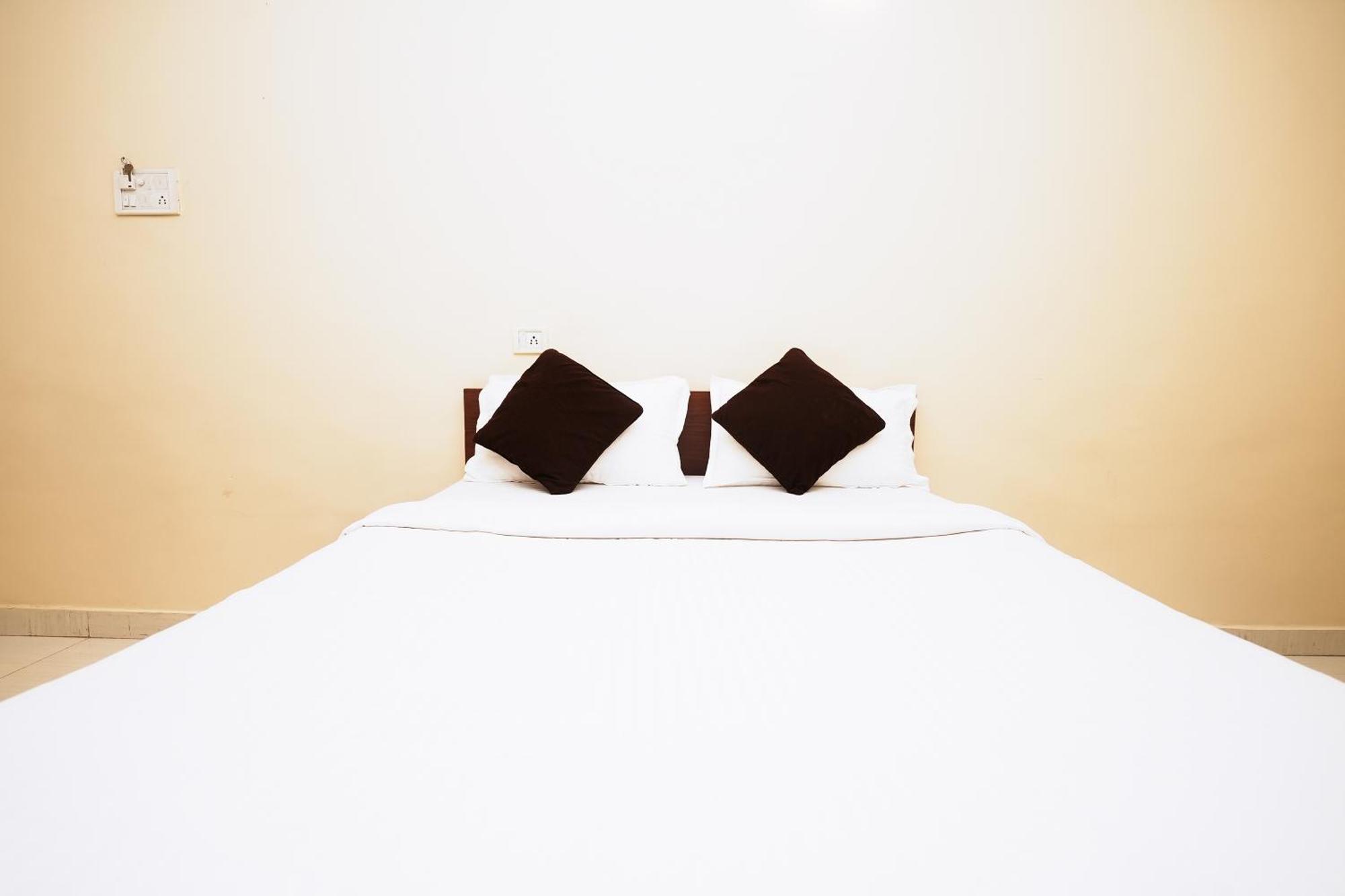 Hotel Della Comfort Near Ambreshwar Shiv Mandir, Ambernath Amarnath Bagian luar foto