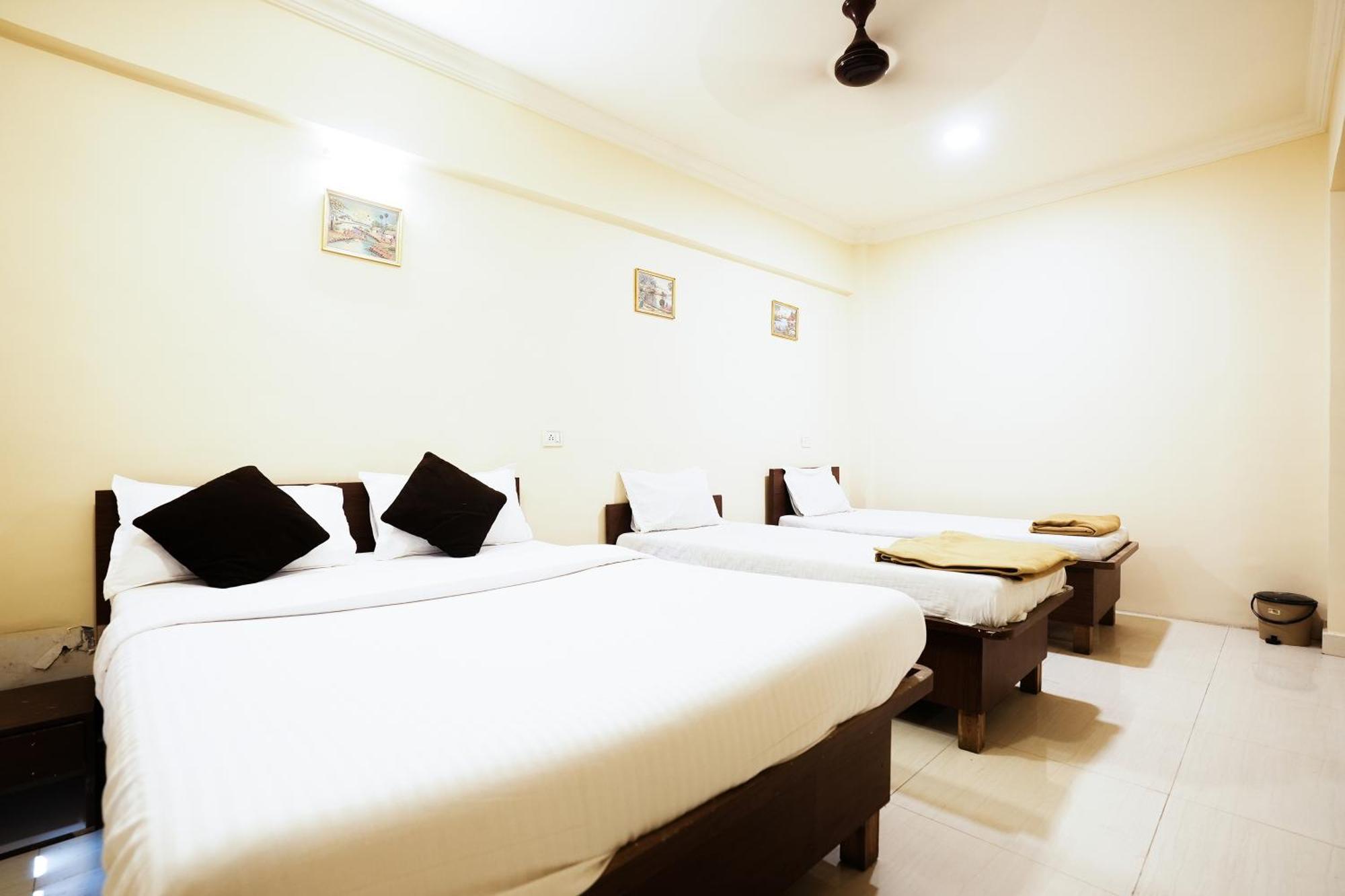 Hotel Della Comfort Near Ambreshwar Shiv Mandir, Ambernath Amarnath Bagian luar foto