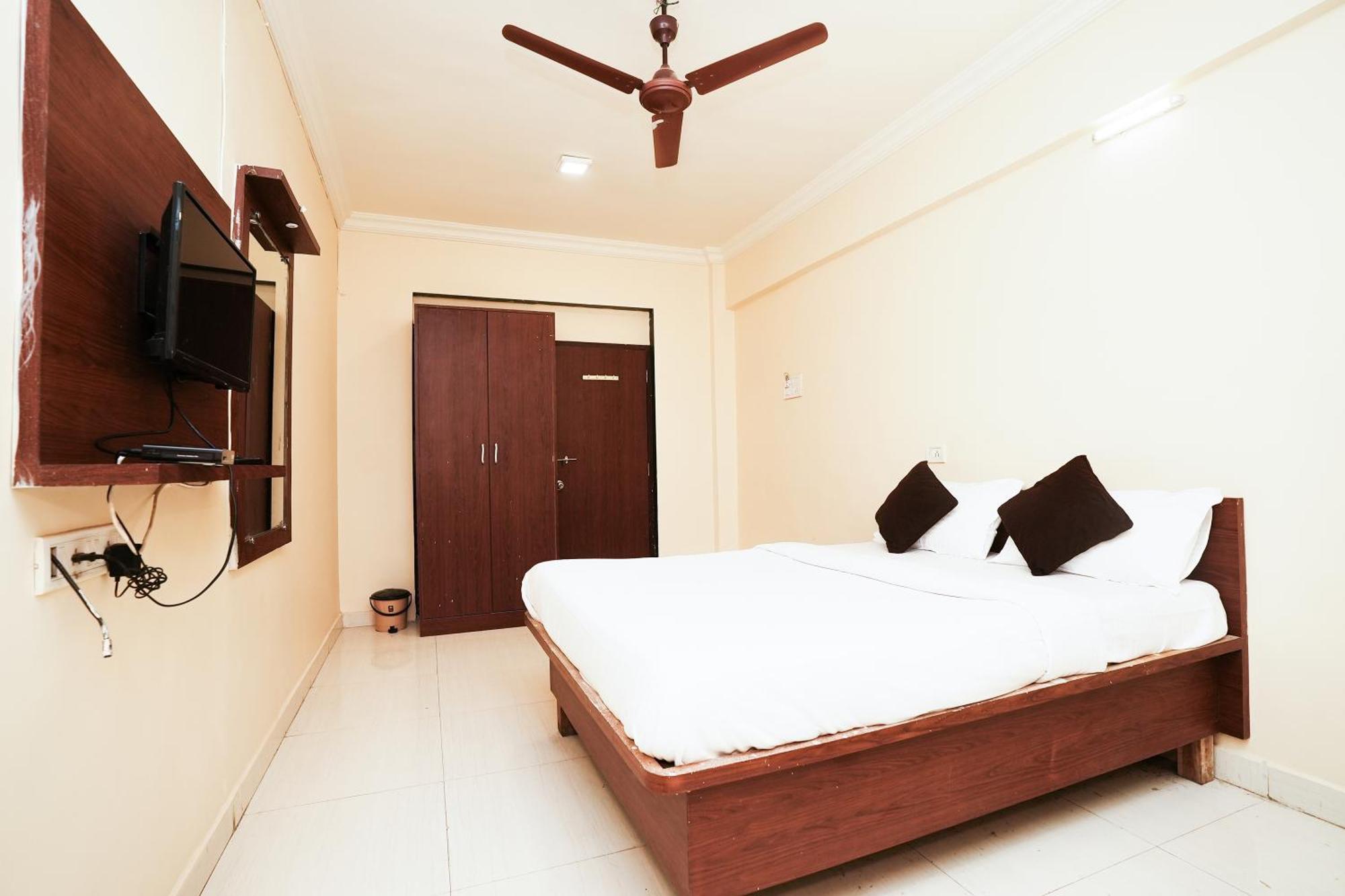 Hotel Della Comfort Near Ambreshwar Shiv Mandir, Ambernath Amarnath Bagian luar foto