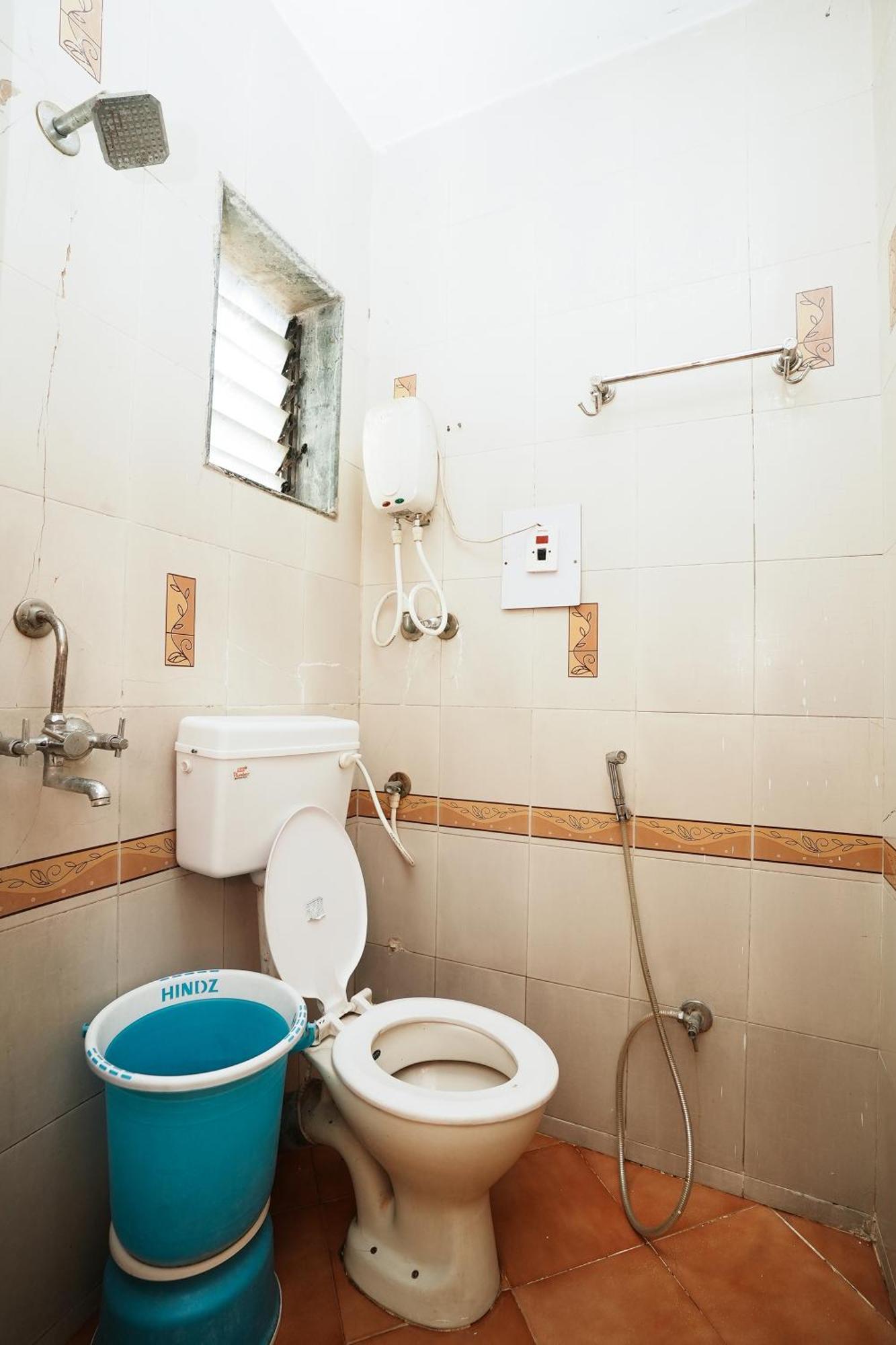 Hotel Della Comfort Near Ambreshwar Shiv Mandir, Ambernath Amarnath Bagian luar foto