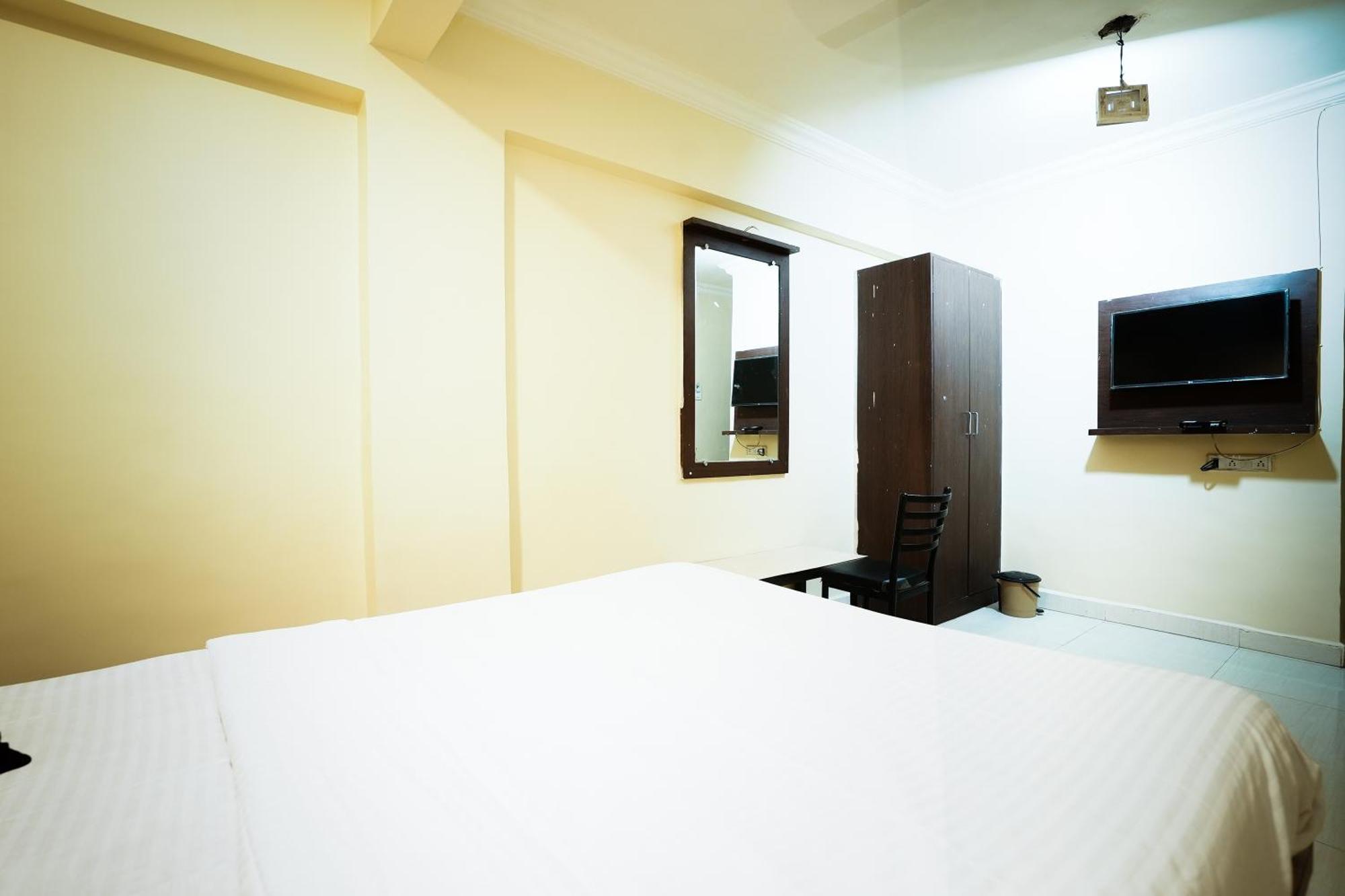 Hotel Della Comfort Near Ambreshwar Shiv Mandir, Ambernath Amarnath Bagian luar foto