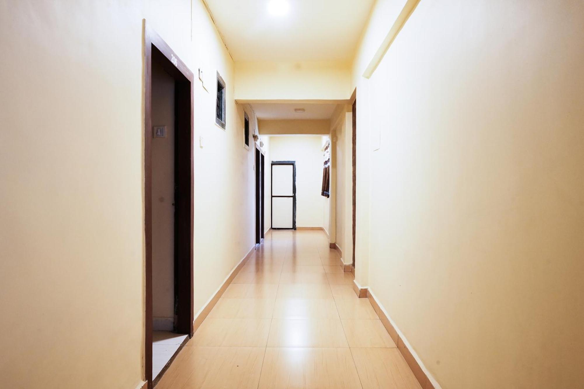 Hotel Della Comfort Near Ambreshwar Shiv Mandir, Ambernath Amarnath Bagian luar foto
