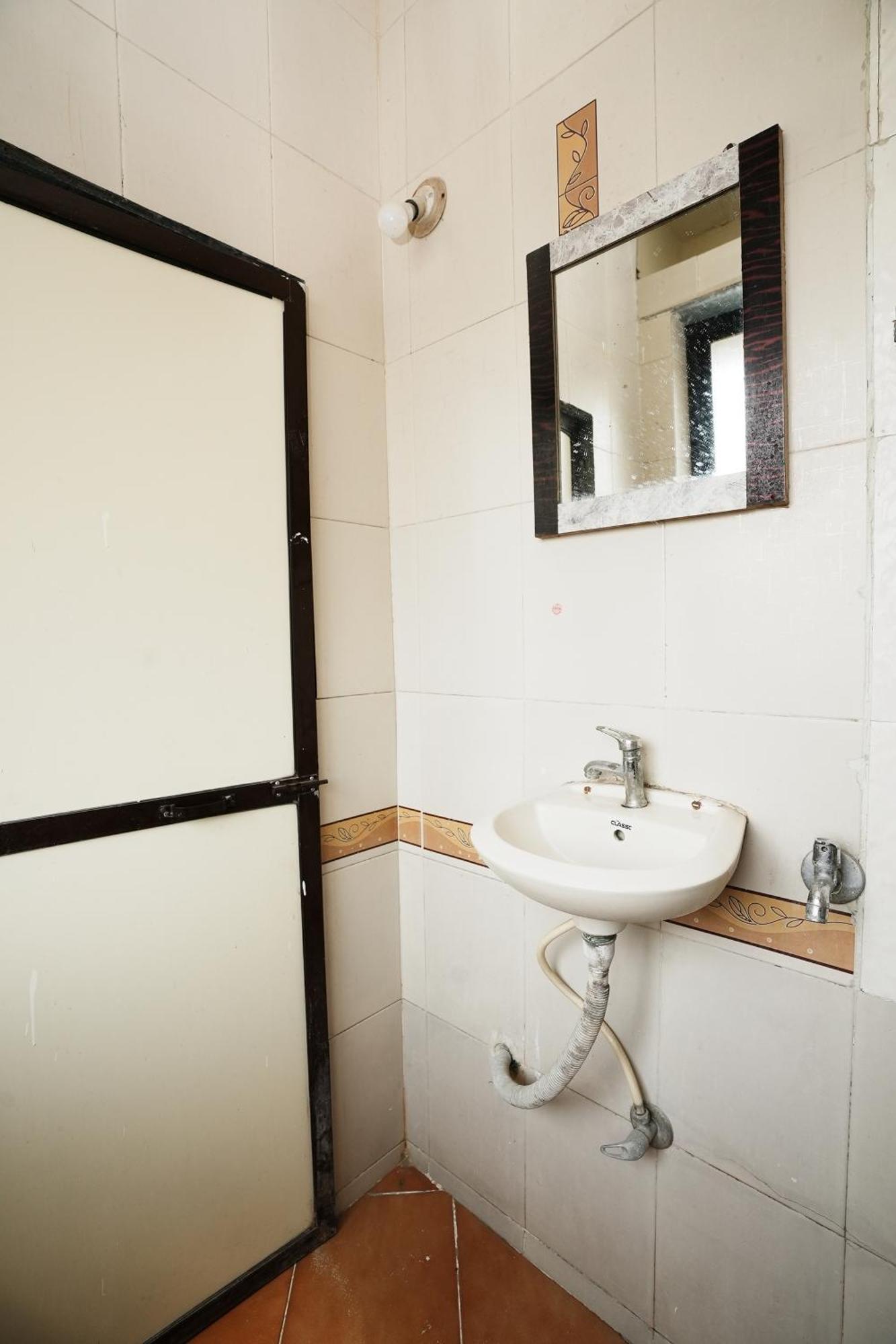 Hotel Della Comfort Near Ambreshwar Shiv Mandir, Ambernath Amarnath Bagian luar foto