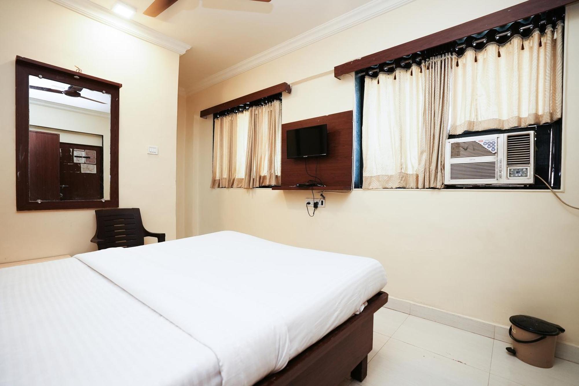Hotel Della Comfort Near Ambreshwar Shiv Mandir, Ambernath Amarnath Bagian luar foto