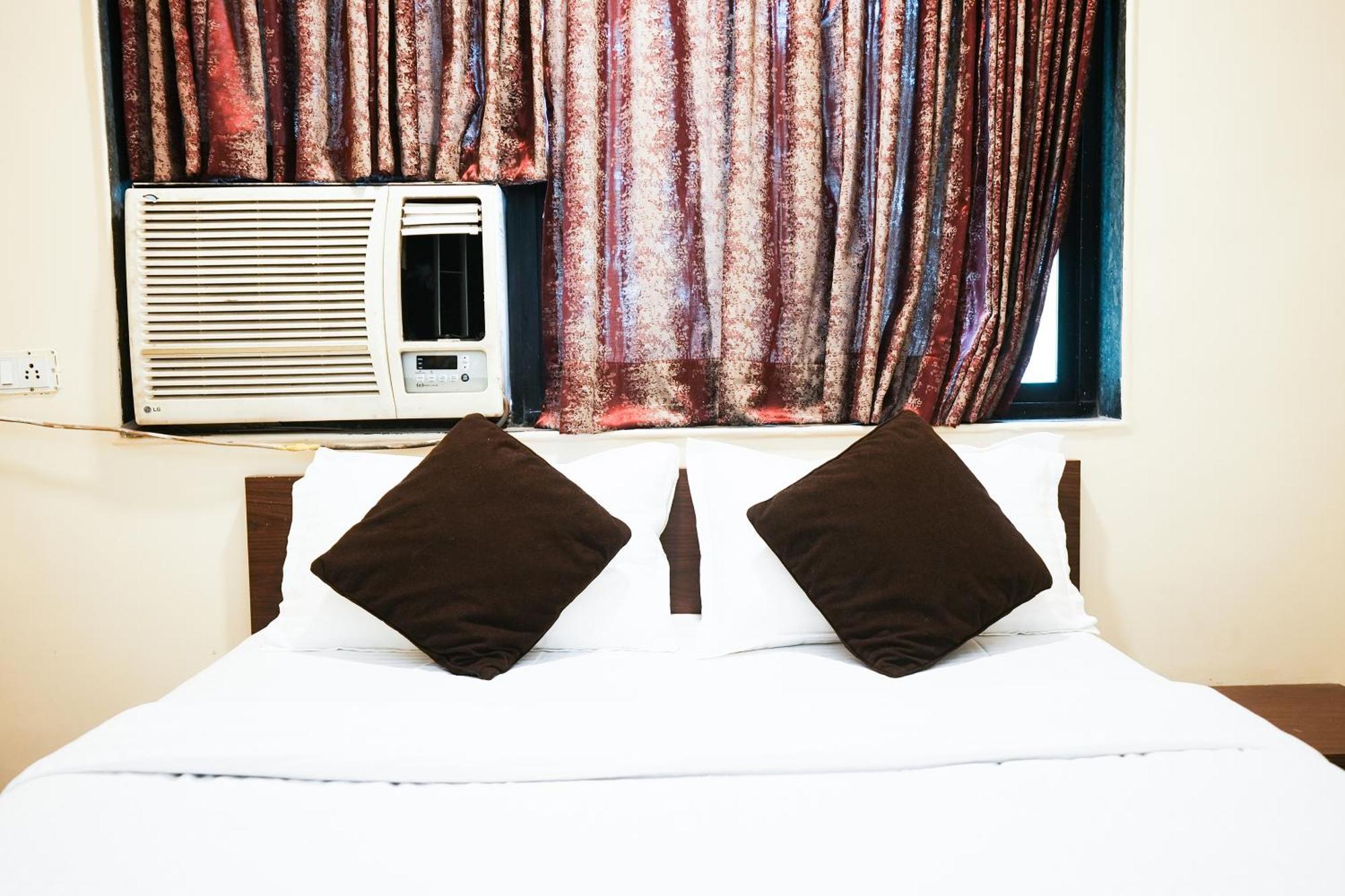 Hotel Della Comfort Near Ambreshwar Shiv Mandir, Ambernath Amarnath Bagian luar foto